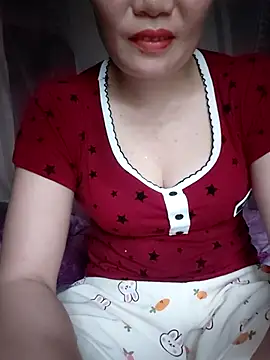 Snapshot of -Trici- chatting on July 15, 10:31 am -Trici- online show from July 15, 10:31 am