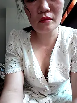 Snapshot of -Trici- chatting on July 18, 9:13 am -Trici- online show from July 18, 9:13 am