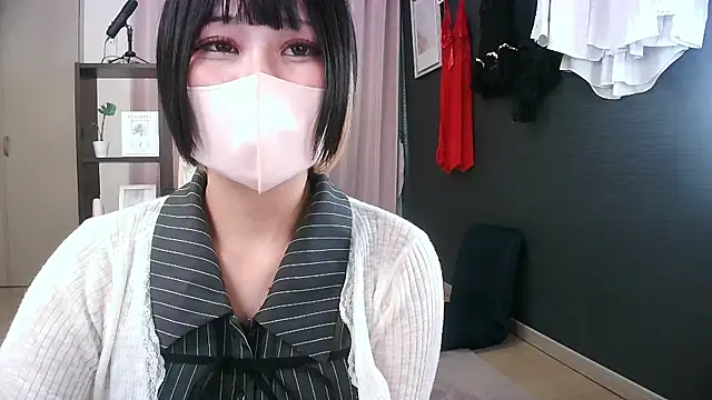 Snapshot of miachan_ chatting on June 19, 8:29 am miachan online show from June 19, 8:29 am