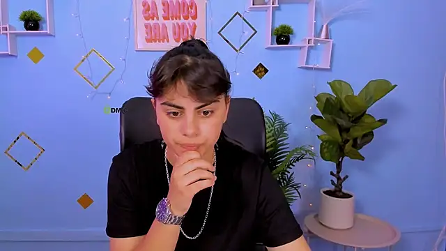 Snapshot of shadow_kiss_ chatting on June 21, 8:50 am shadow kiss online show from June 21, 8:50 am
