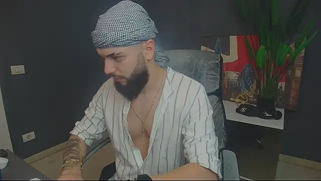 OscarWillss online show from June 3, 4:04 am