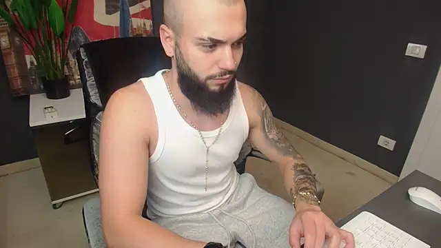 OscarWillss online show from June 6, 4:17 am