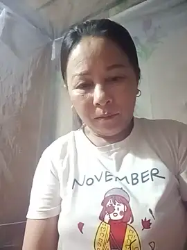 Snapshot of girl_cute69 chatting on May 15, 9:44 pm girl cute69 online show from May 15, 9:44 pm