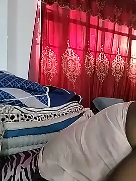 Snapshot of JuicyHoney_01 chatting on July 24, 6:00 am JuicyHoney 01 online show from July 24, 6:00 am