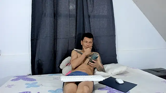 Snapshot of HannaSexMatheuw chatting on July 1, 3:01 pm HannaSexMatheuw online show from July 1, 3:01 pm