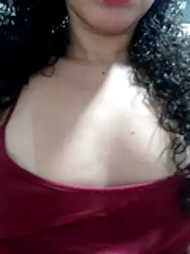 Snapshot of venuseyes25 chatting on July 18, 9:40 pm venuseyes25 online show from July 18, 9:40 pm