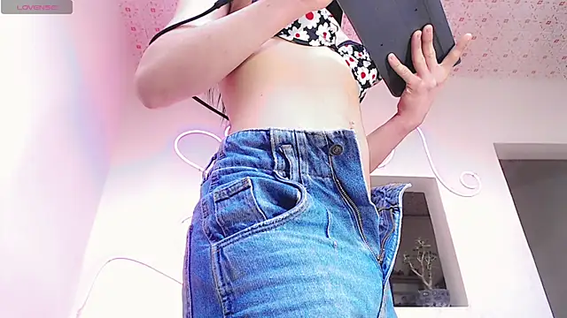 Snapshot of everlin_01 chatting on July 26, 6:59 pm everlin 01 online show from July 26, 6:59 pm