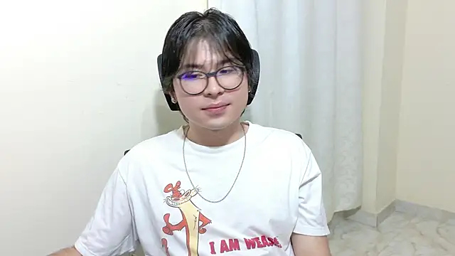 Snapshot of kuromi_boy chatting on June 14, 3:30 am kuromi boy online show from June 14, 3:30 am