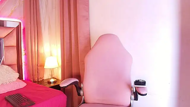 Snapshot of Melody_TSweet chatting on June 1, 9:11 am Melody TSweet online show from June 1, 9:11 am