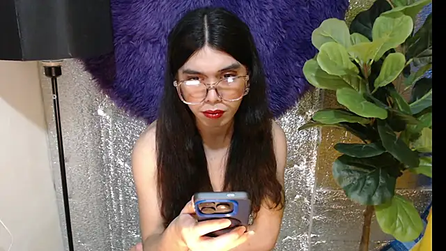 Snapshot of RoseAmarie chatting on May 30, 8:50 pm RoseAmarie online show from May 30, 8:50 pm