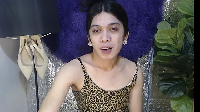 Snapshot of RoseAmarie chatting on June 6, 1:38 pm RoseAmarie online show from June 6, 1:38 pm