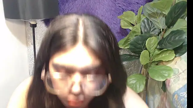 Snapshot of RoseAmarie chatting on June 18, 9:19 pm RoseAmarie online show from June 18, 9:19 pm