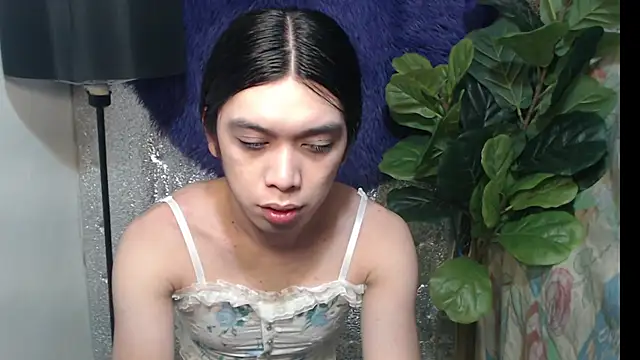 Snapshot of RoseAmarie chatting on June 19, 10:30 am RoseAmarie online show from June 19, 10:30 am