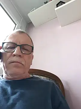 Snapshot of NextAct92 chatting on June 17, 3:53 am NextAct92 online show from June 17, 3:53 am