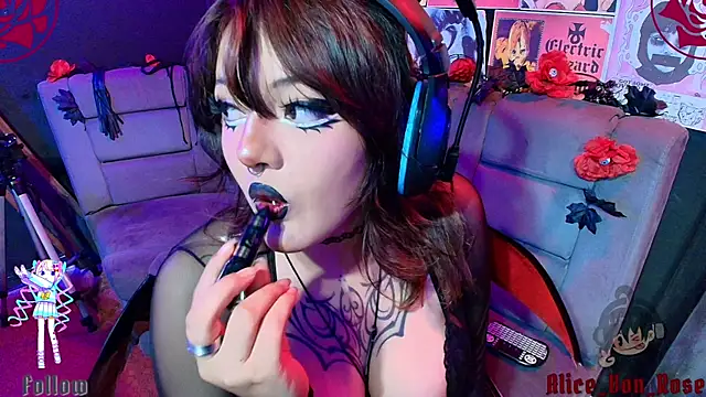 Alice von rose online show from June 27, 5:23 am