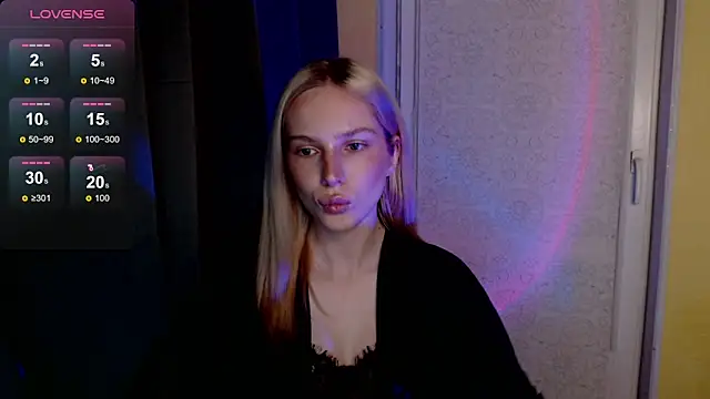 Snapshot of MichelleVelour chatting on May 12, 5:54 pm MichelleVelour online show from May 12, 5:54 pm
