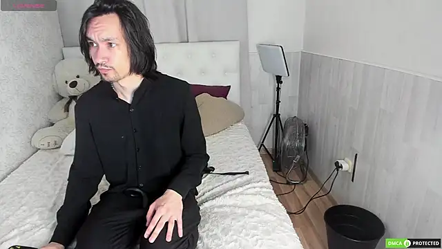 CalvinChapman online show from July 17, 3:13 am