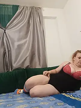 Snapshot of JuliaBestX chatting on June 6, 10:47 pm JuliaBestX online show from June 6, 10:47 pm
