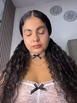 Yassy 11 online show from June 6, 8:02 pm