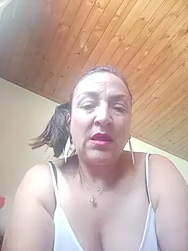 Snapshot of dangerous_milf chatting on June 11, 3:54 pm dangerous milf online show from June 11, 3:54 pm