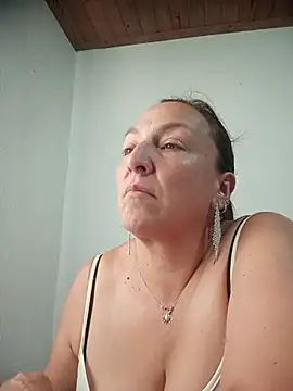 dangerous milf online show from July 18, 4:44 pm