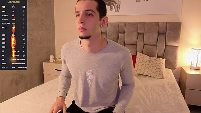 isaacblaze  online show from May 31, 4:42 am