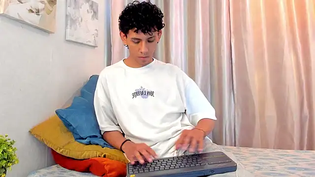 Snapshot of kairox_ chatting on June 22, 7:44 pm kairox online show from June 22, 7:44 pm