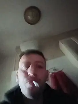Snapshot of VincentZe99 chatting on May 25, 4:51 am VincentZe99 online show from May 25, 4:51 am