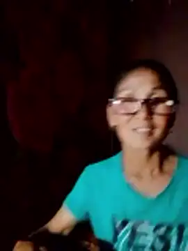 Snapshot of Magy-006 chatting on May 11, 4:04 pm Magy-006 online show from May 11, 4:04 pm