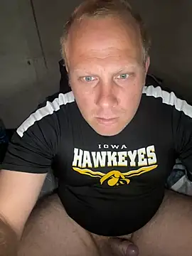 Snapshot of Hellboy_91 chatting on June 20, 7:27 pm Hellboy 91 online show from June 20, 7:27 pm