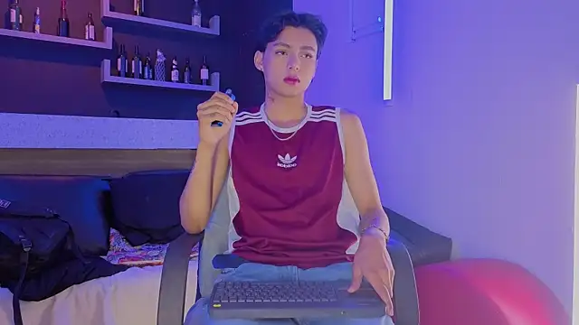 Snapshot of tian_sex chatting on June 25, 8:02 pm tian sex online show from June 25, 8:02 pm