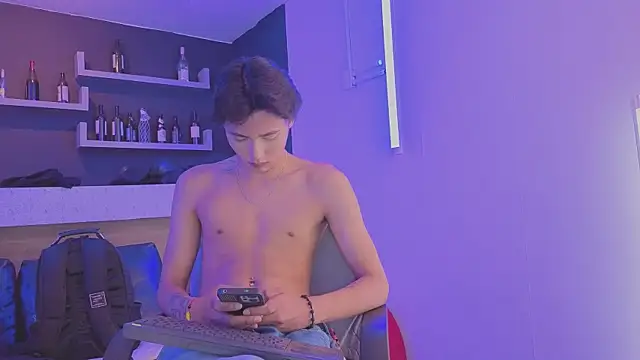 Snapshot of tian_sex chatting on June 30, 7:37 pm tian sex online show from June 30, 7:37 pm