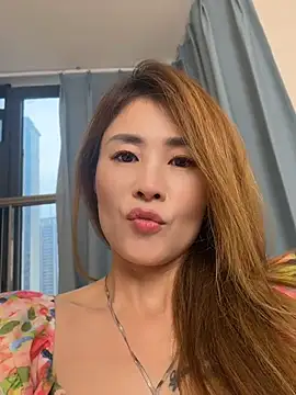 Snapshot of okgirl_23 chatting on June 15, 10:06 am okgirl 23 online show from June 15, 10:06 am
