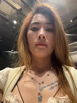 Snapshot of okgirl_23 chatting on June 18, 9:14 am okgirl 23 online show from June 18, 9:14 am