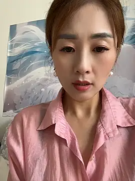 Snapshot of okgirl_23 chatting on August 9, 4:28 am okgirl 23 online show from August 9, 4:28 am
