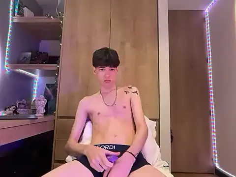 AngelRyes online show from May 18, 2:18 am