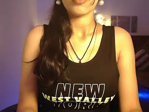 Snapshot of Moksha_ chatting on June 27, 11:37 am Moksha online show from June 27, 11:37 am