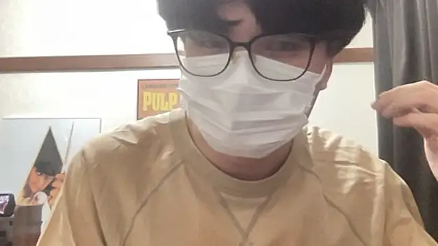 Snapshot of taka_pants chatting on May 10, 4:34 pm taka pants online show from May 10, 4:34 pm