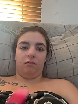 Snapshot of LexiXXoo chatting on June 10, 8:24 am LexiXXoo online show from June 10, 8:24 am
