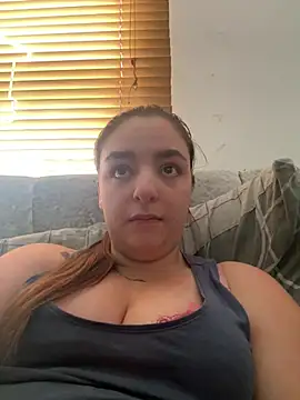 Snapshot of LexiXXoo chatting on June 11, 8:34 am LexiXXoo online show from June 11, 8:34 am