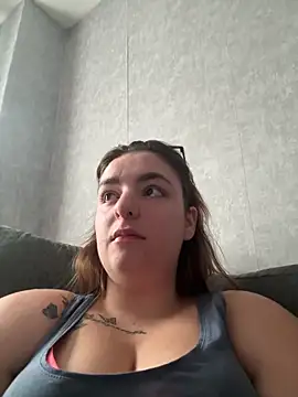 Snapshot of LexiXXoo chatting on June 16, 7:55 am LexiXXoo online show from June 16, 7:55 am