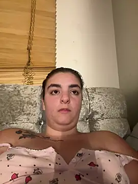 Snapshot of LexiXXoo chatting on June 28, 9:43 pm LexiXXoo online show from June 28, 9:43 pm