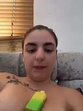 Snapshot of LexiXXoo chatting on June 29, 9:48 am LexiXXoo online show from June 29, 9:48 am