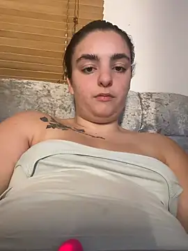 Snapshot of LexiXXoo chatting on July 10, 9:28 pm LexiXXoo online show from July 10, 9:28 pm