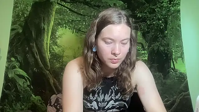mo0ngoddess online show from June 6, 2:38 am