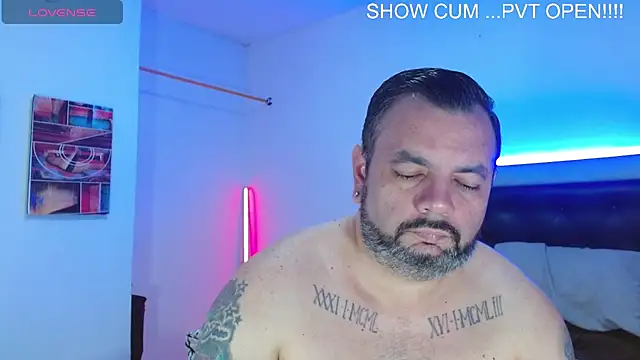 Snapshot of perverseveteranmanxxx chatting on July 22, 10:45 pm perverseveteranmanxxx online show from July 22, 10:45 pm