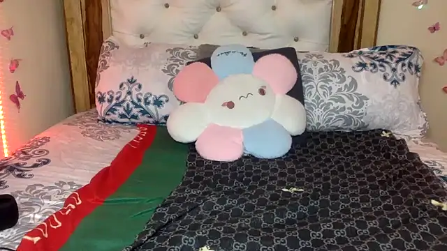 creamyamber online show from May 19, 1:56 am
