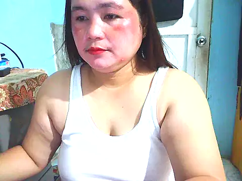 Snapshot of xsweetlover69x chatting on July 15, 1:49 pm xsweetlover69x online show from July 15, 1:49 pm