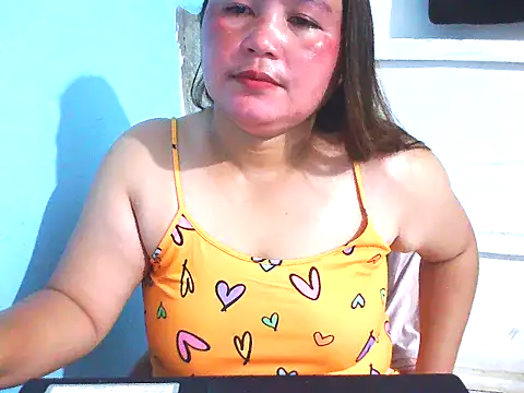 Snapshot of xsweetlover69x chatting on July 17, 2:34 pm xsweetlover69x online show from July 17, 2:34 pm