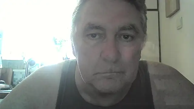 Snapshot of edje59a chatting on July 6, 7:05 am edje59a online show from July 6, 7:05 am